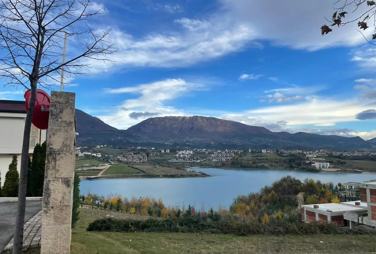 Apartment Land Lake Tirana